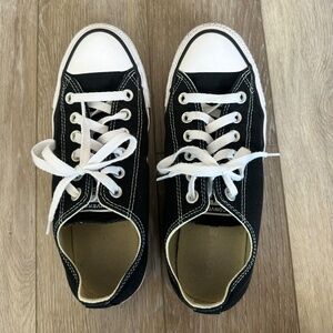 Converse Chuck Taylor Black 7.5 Women
